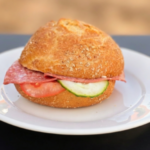 Brötchen Salami
