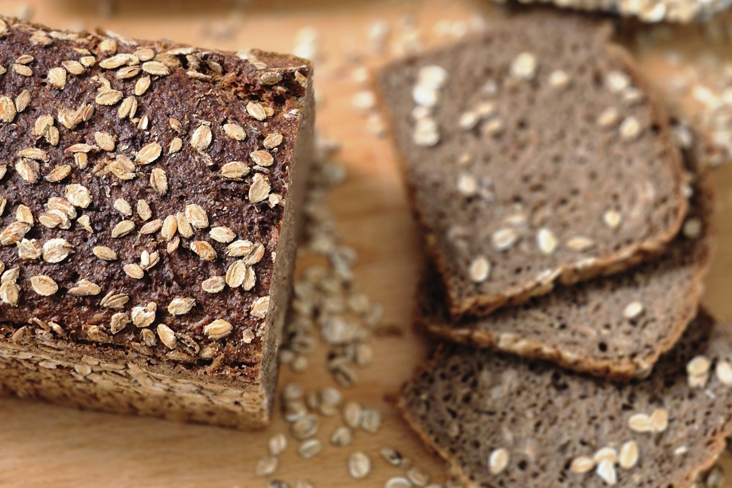 Vollkornschwarzbrot