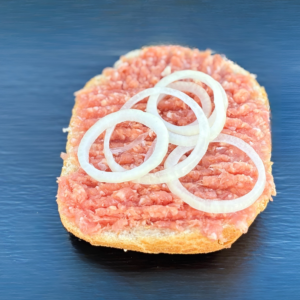 1/2 Zwiebelmett Brötchen
